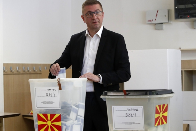 Βουλευτικές εκλογές στη Βόρεια Μακεδονία: θα μπούμε σε περιπέτειες για χάρη του τυχοδιώκτη κ. Μητσοτάκη